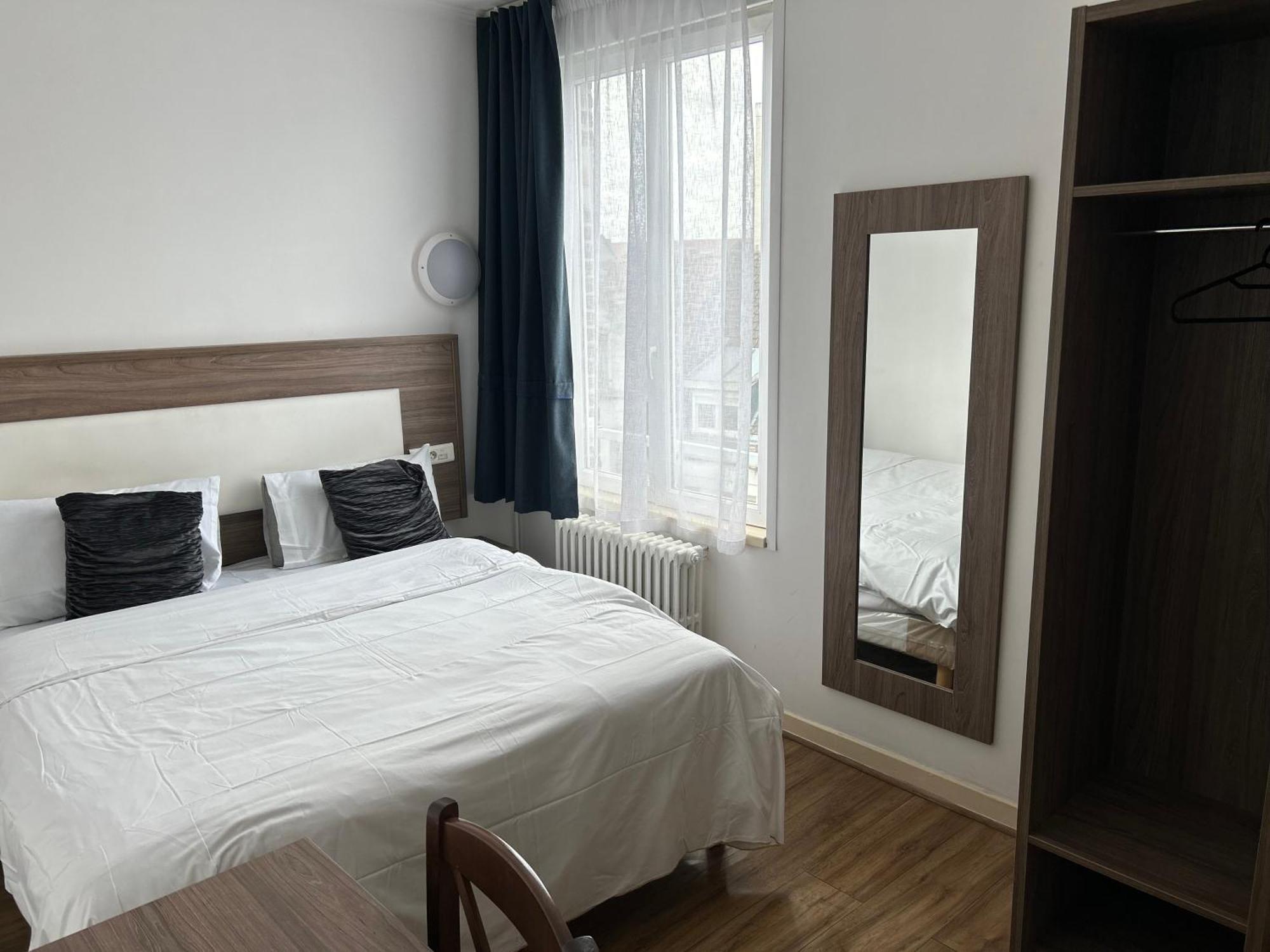 Le Clemenceau Hotel Et Appart'Hotel & Restaurant "Gare Sncf" Centre Ville Valenciennes Exterior photo